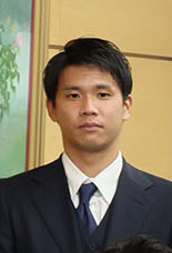 山根視来