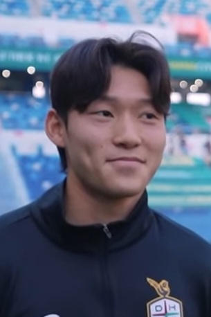 ペ・ジュンホ